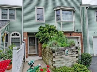 9 Lakeview Rd, Saratoga Springs, NY 12866