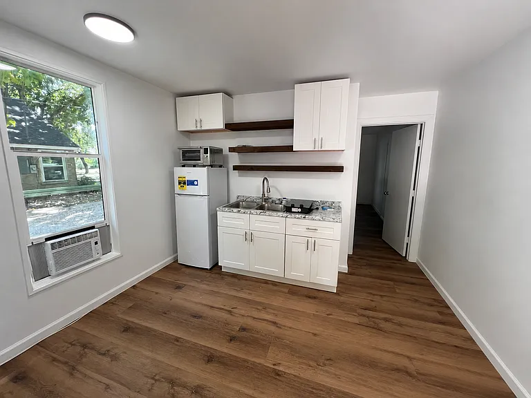 620-622 N Austin St #1 — Photo 1