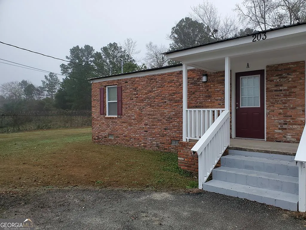 2 bed, 1.0 bath, $900 — Photo 3