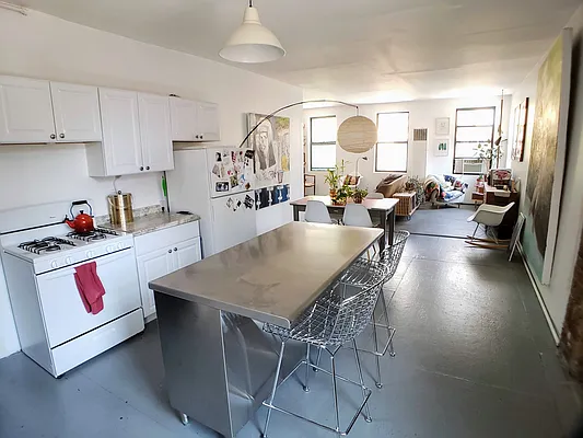 Rented by Berkshire Hathaway HomeServices New York Properties | media 3