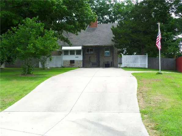 2603 S 23rd St, Leavenworth, KS 66048