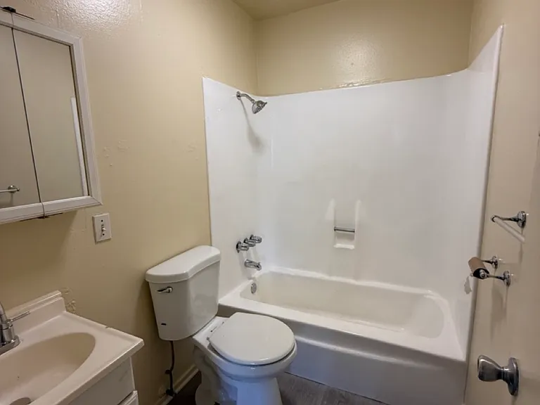 1210 Azusa St #B — Photo 9