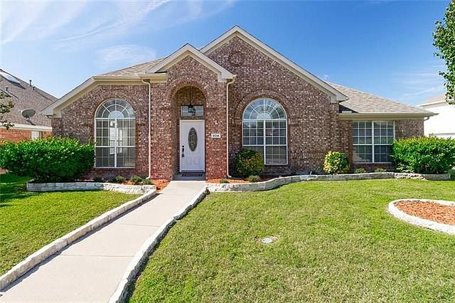 2nd image of 804 Amber Ct