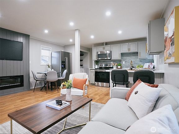 2nd image of 11824 25th Avenue S