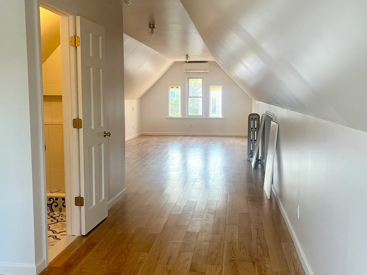 Studio, 270 sqft, $1,900 — Photo 1