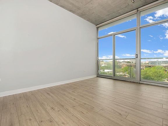 2nd image of 1620 S Michigan Ave Unit 521