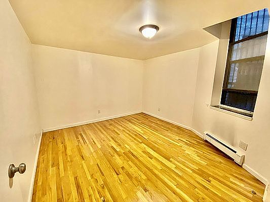 5th image of 398 Tompkins Ave #1G