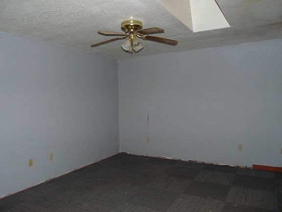 3rd image of 21096 Farm Road 2020