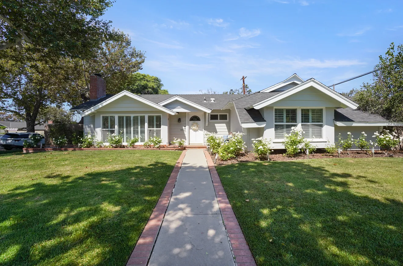 5 bed, 2850 sqft, $7,500 — Photo 1
