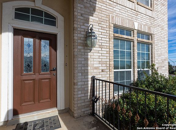 3rd image of 21355 La Pena Dr