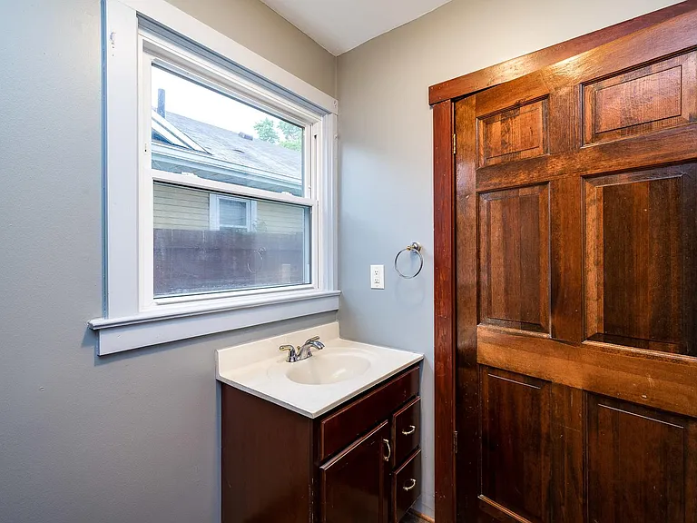1343 Epworth Ave — Photo 5