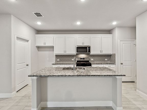 3rd image of 901 Portina Dr