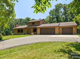 3161 Emberwood Dr SE, Lowell, MI 49331