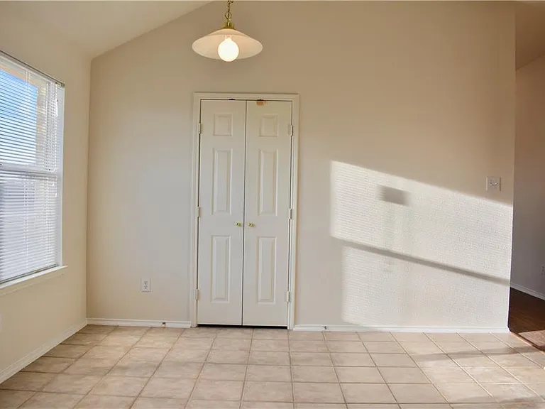 1000 Salt Creek Trl — Photo 2