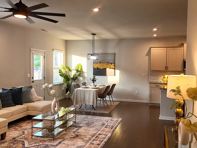 828 Royal Red Ct — Photo 18