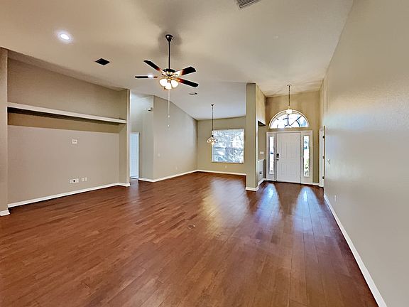 3rd image of 5925 Cherry Oak Dr