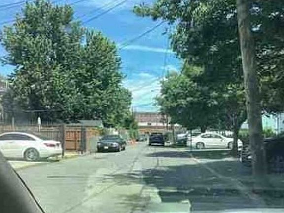 Exterior Neighborhood (street photo)