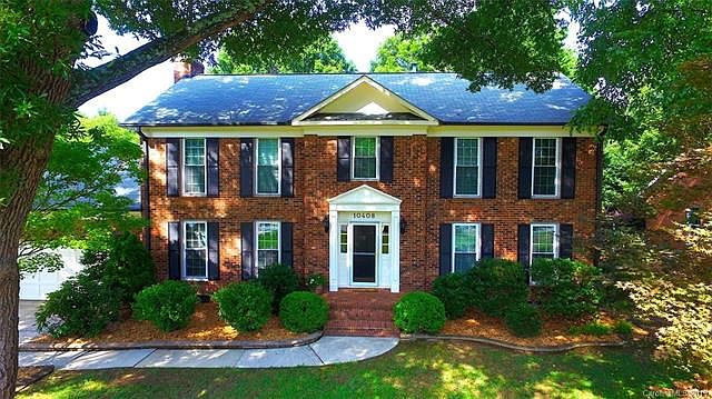 1st image of 10408 Woodview Cir #3