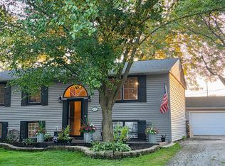 1703 Lind Ln, Valparaiso, IN 46383