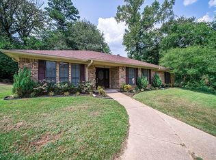 210 Hickory St, Gladewater, TX 75647