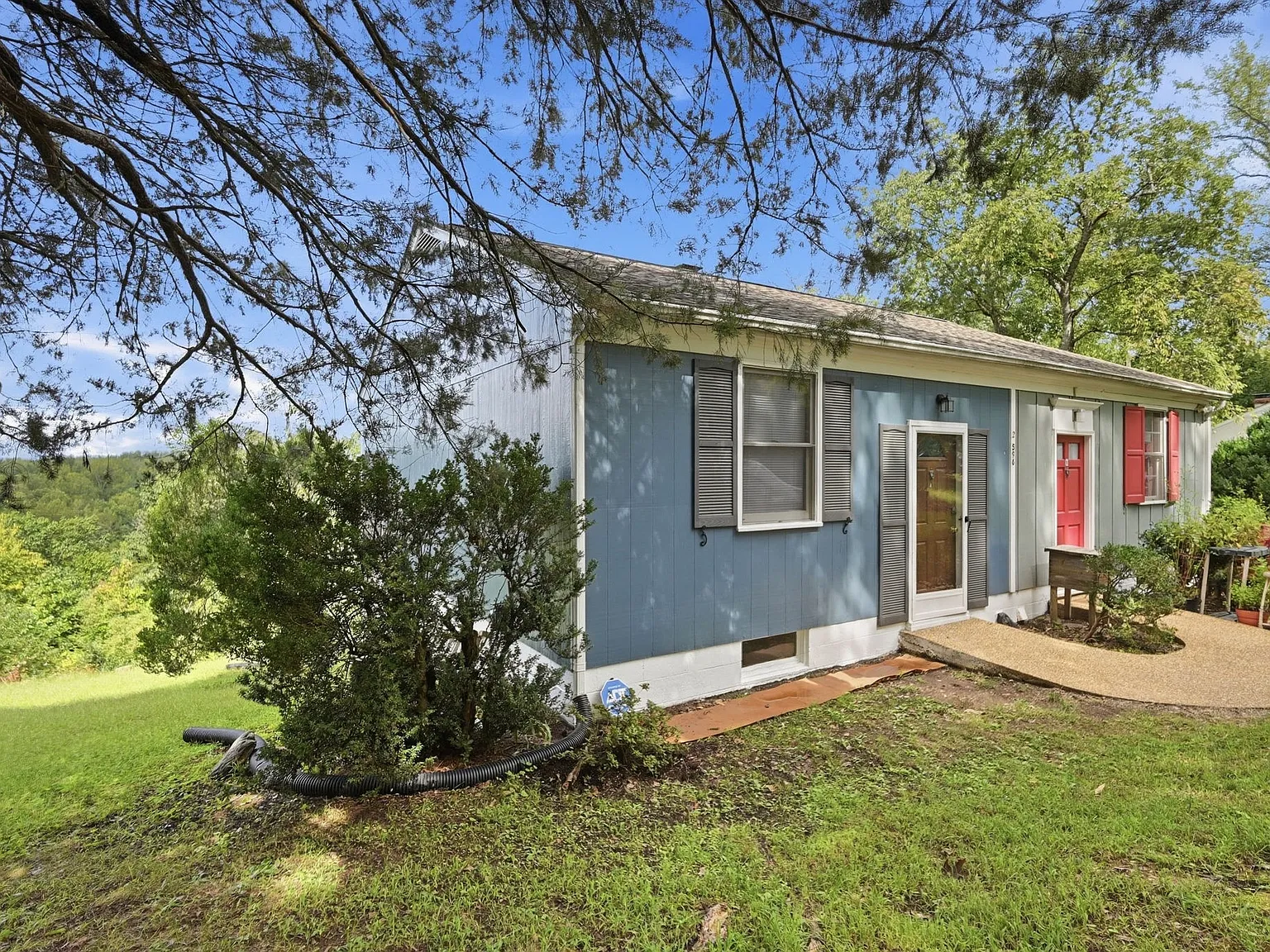 1 Reservoir Ridge Rd — Photo 2