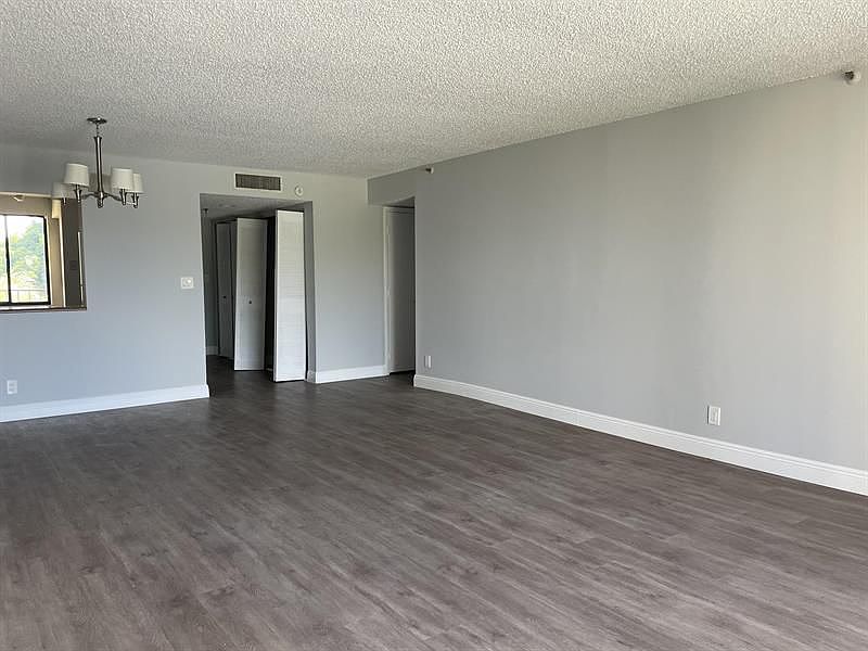 1st image of 2788 Tennis Club Dr APT 305