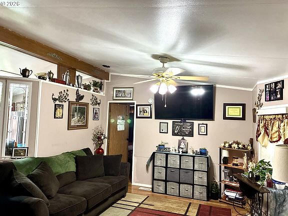 3rd image of 2145 31st St Spc 39