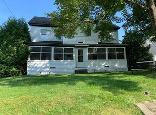 21 Sycamore St #21E, Millbury, MA 01527