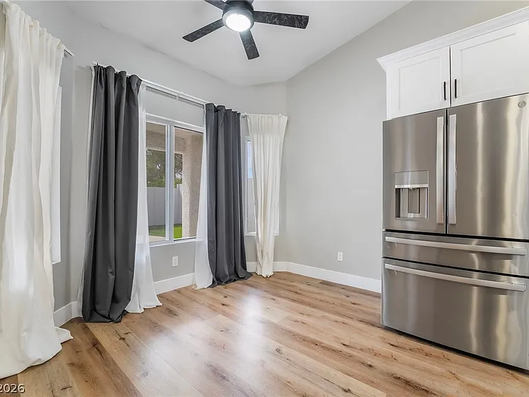 9171 W Viking Rd — Photo 15