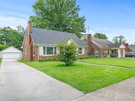 4th image of 320 Taylor Dr