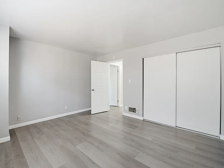 340 Industrial Parkway — Photo 15