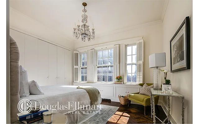 Sold by Douglas Elliman | media 24