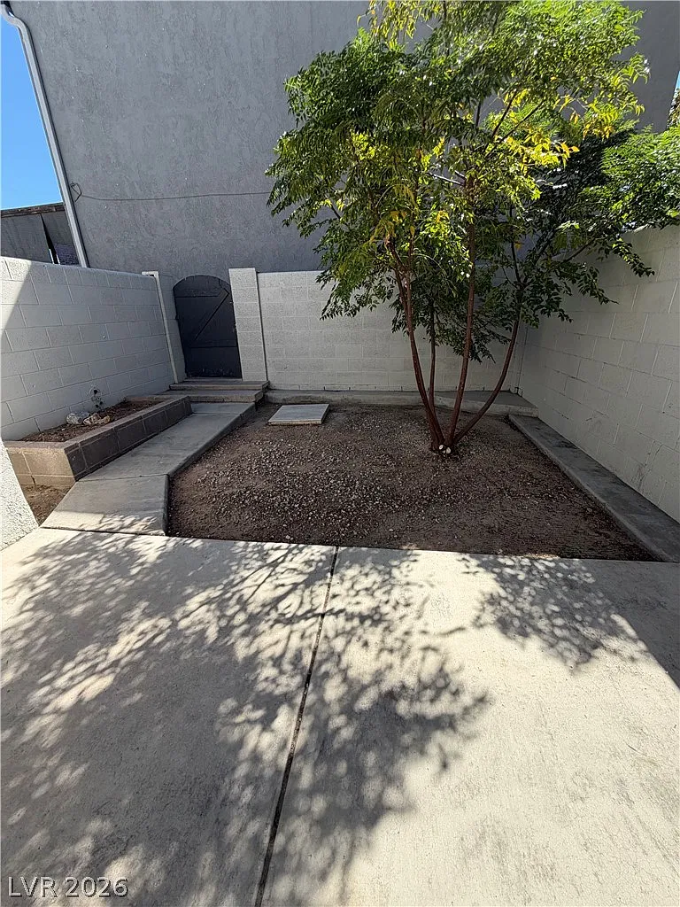 1 bed, 1.0 bath, 576 sqft, $1,100 — Photo 1