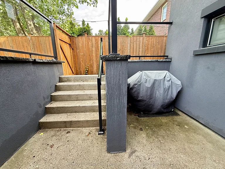 38 Muir Dr — Photo 4