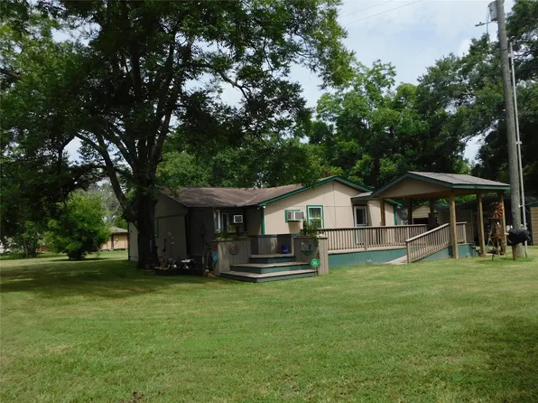 141 Martinez St, Coldspring, TX 77331