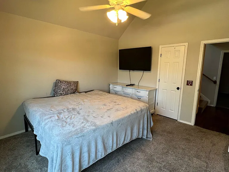 1805 E Jacksonville St — Photo 32