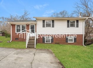 2202 Maybank Dr, Greensboro, NC 27403