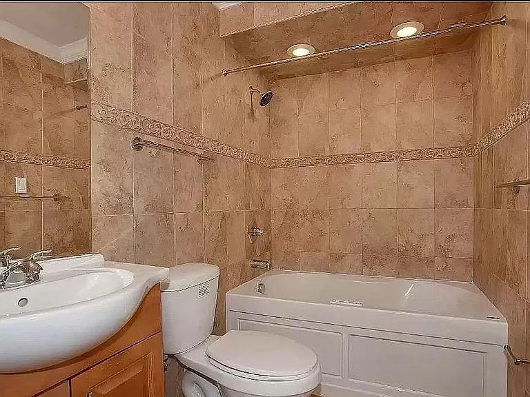 4417 Saint Davids St — Photo 17