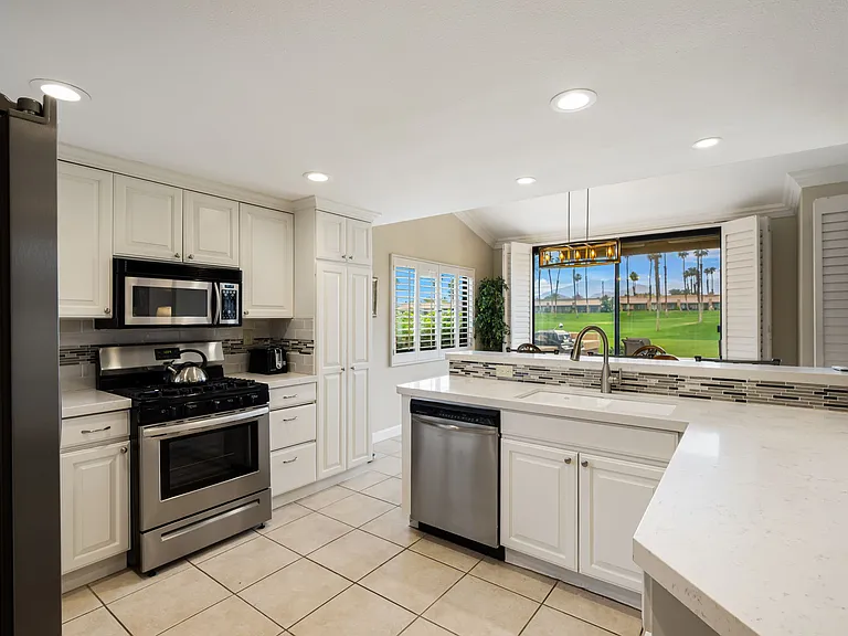 76761 Chrysanthemum Way — Photo 5
