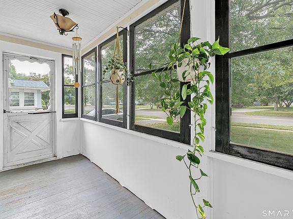 5th image of 1326 Huntington Road