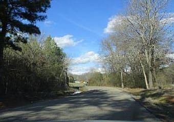 2nd image of 1311 Hayes Rd