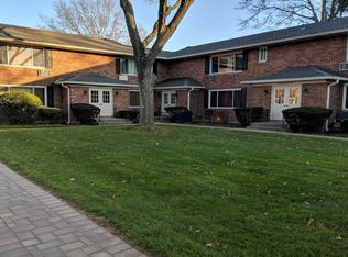 81 Edmunton Dr APT F4, North Babylon, NY 11703