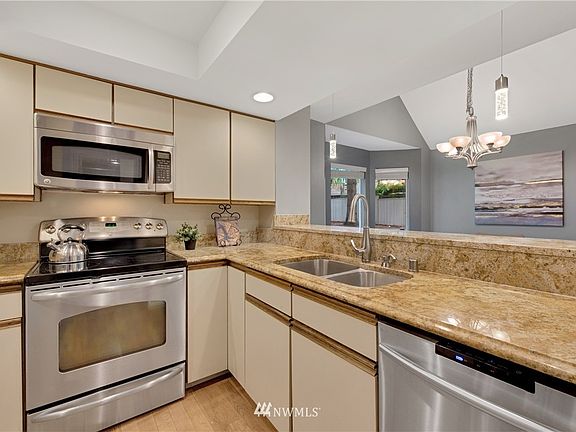 3rd image of 10172 NE 135th Lane
