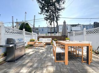 1634 Stephen St, Ridgewood, NY 11385