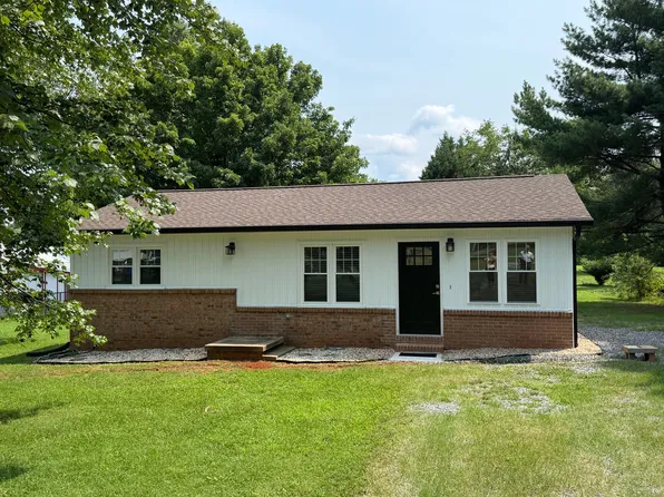 145 Arrow Ln, Statesville, NC 28625