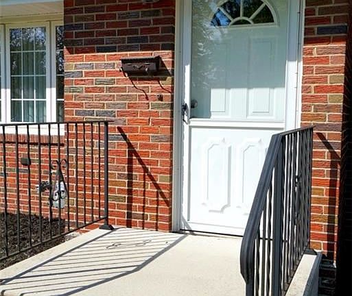 2nd image of 1292 Moll St