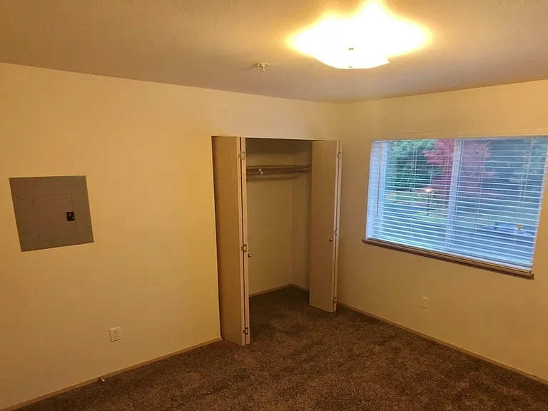 2257 Skyline Ln W — Photo 8