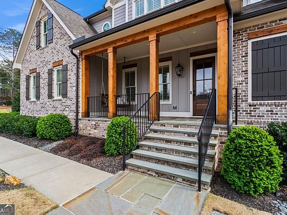 5th image of 590 Ridgewater Dr