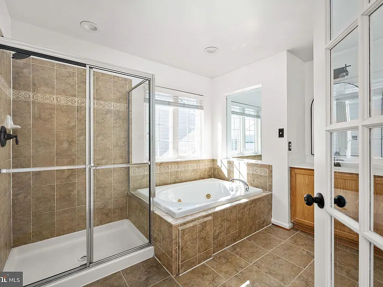 9320 Birch Cliff Dr — Photo 43