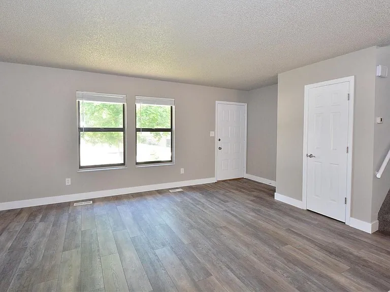 6655 Snowbird Dr — Photo 3
